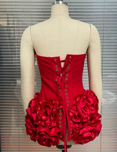 Load image into Gallery viewer, ROBYNN NESBITT Ruffle Floral Mini Dress