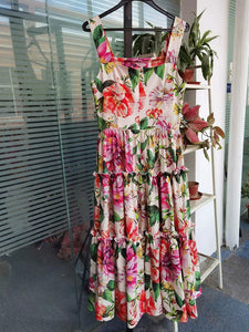 VESTIA Floral Midi Dress