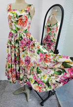 Load image into Gallery viewer, VESTIA Floral Midi Dress
