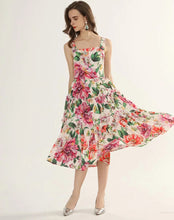 Load image into Gallery viewer, VESTIA Floral Midi Dress
