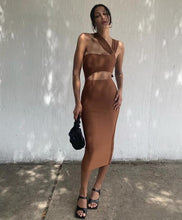 Load image into Gallery viewer, LUCULIA Bandage Midi
