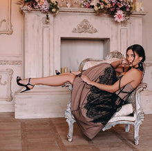 Load image into Gallery viewer, NEOREGELIA Lace Midi Dress
