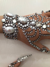 Load image into Gallery viewer, CANDICE BERGEN Mesh Crystal Gloves
