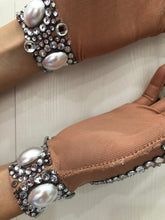 Load image into Gallery viewer, CANDICE BERGEN Mesh Crystal Gloves
