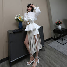 Load image into Gallery viewer, MILLETTIA Ruffle Lantern Top
